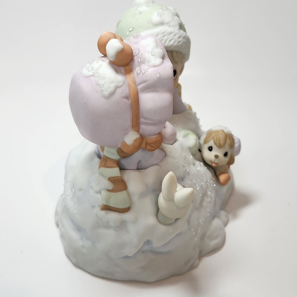 Precious Moments porcelain " Up To Our Ears In A White Christmas" - Picture 6 of 15